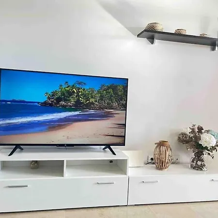 Feel The Vibe Alcaidesa Apartment